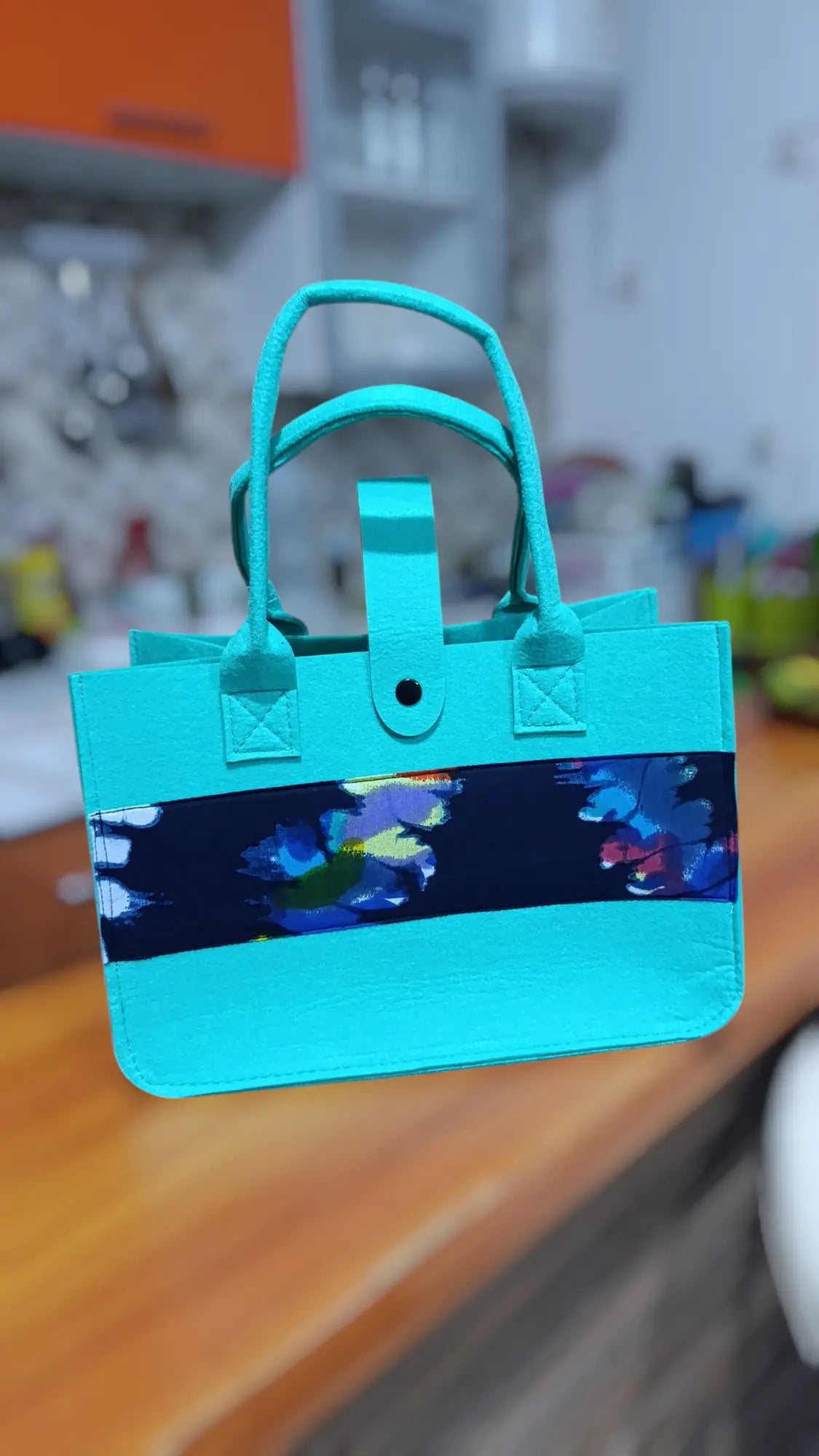 Sac en feutre orné de wax africain Dejona P