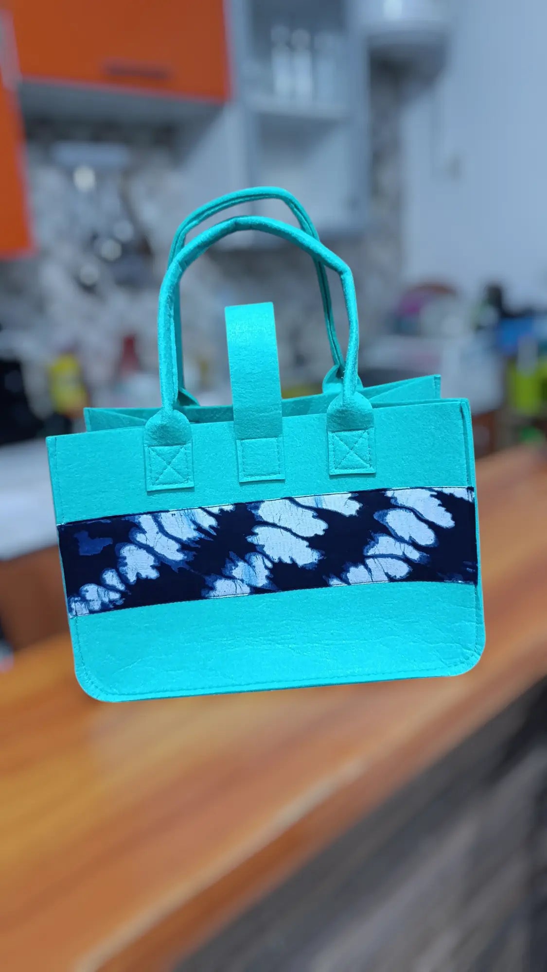Sac en feutre orné de wax africain Dejona P
