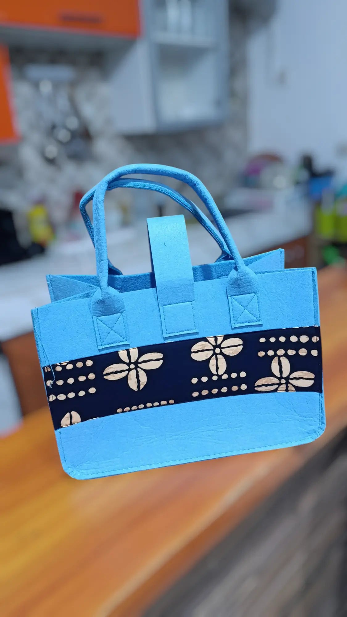 Sac en feutre orné de wax africain Dejona P
